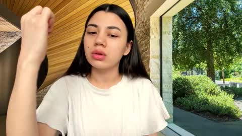 Snapshot of lanalandd chatting on 09-19-25, 09:43 Lana online show from 09-19-25, 09:43