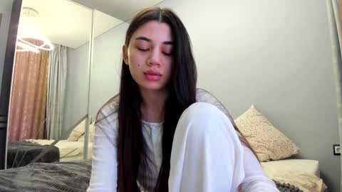 Snapshot of lanalandd chatting on 10-16-25, 02:18 Lana online show from 10-16-25, 02:18