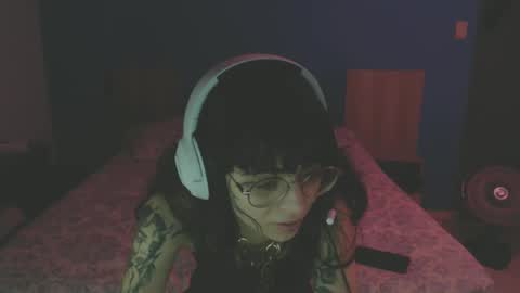 Snapshot of lanalbarcellos chatting on 02-14-25, 06:02 Night Owl online show from 02-14-25, 06:02
