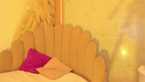 Snapshot of lanarioss chatting on 10-07-25, 04:20 lana online show from 10-07-25, 04:20