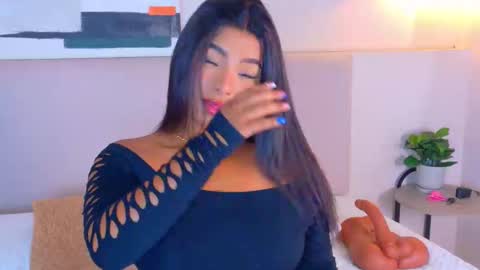 Snapshot of lanarozz chatting on 03-12-26, 11:33 Lana online show from 03-12-26, 11:33