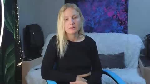 LanaviSmith online show from 11-27-25, 06:26