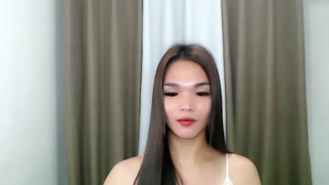 Snapshot of lanawyatt_ chatting on 02-25-25, 09:35 lanawyatt_ online show from 02-25-25, 09:35