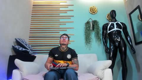 Lance  Max  online show from 04-11-26, 01:32