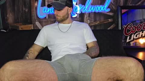 Snapshot of lancehardwood222 chatting on 01-26-25, 02:35 LANCE online show from 01-26-25, 02:35