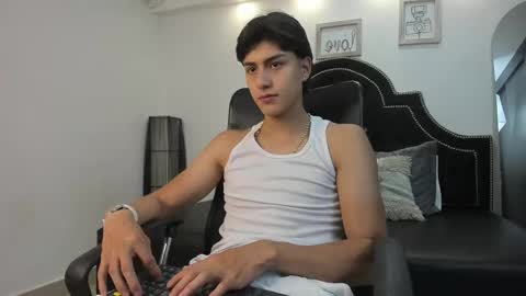Snapshot of landercruz chatting on 10-15-25, 04:23 landercruz online show from 10-15-25, 04:23