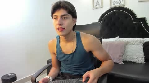 Snapshot of landercruz chatting on 10-17-25, 04:37 landercruz online show from 10-17-25, 04:37