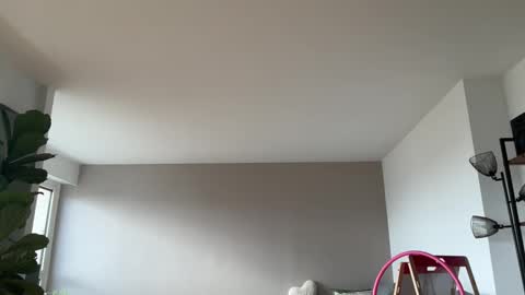 Snapshot of lanimalr chatting on 10-27-25, 08:51 Lanimal online show from 10-27-25, 08:51