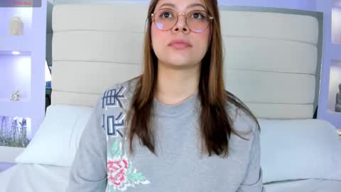 Snapshot of lanna18_ chatting on 01-16-25, 11:48 Lanna online show from 01-16-25, 11:48
