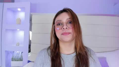 Snapshot of lanna18_ chatting on 01-22-25, 11:45 Lanna online show from 01-22-25, 11:45