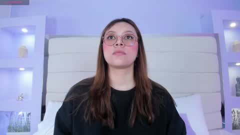 Snapshot of lanna18_ chatting on 01-25-25, 11:44 Lanna online show from 01-25-25, 11:44