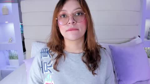 Snapshot of lanna18_ chatting on 02-18-25, 11:44 Lanna online show from 02-18-25, 11:44