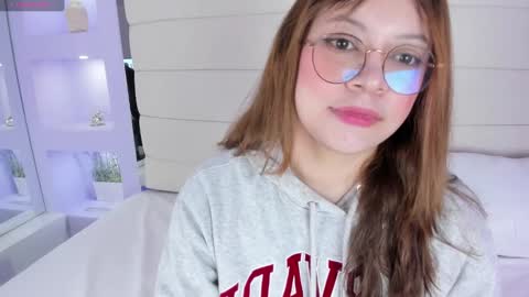 Snapshot of lanna18_ chatting on 02-19-25, 11:49 Lanna online show from 02-19-25, 11:49