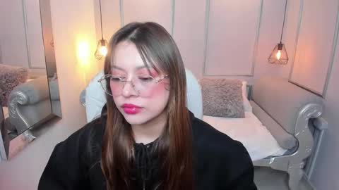 Snapshot of lanna18_ chatting on 10-14-25, 11:44 Lanna online show from 10-14-25, 11:44