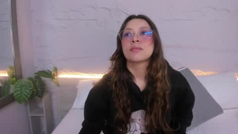 Lanna online show from 04-07-26, 11:43