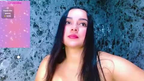 Snapshot of lanna_belle28 chatting on 06-30-26, 02:18 Lanna online show from 06-30-26, 02:18