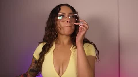 Snapshot of lara_bombshelll chatting on 01-16-26, 11:31 Lara online show from 01-16-26, 11:31