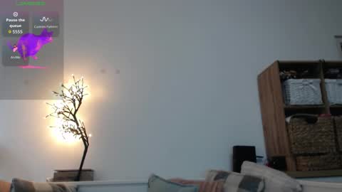 Snapshot of lara_c_rau chatting on 03-22-26, 04:10 Lara online show from 03-22-26, 04:10