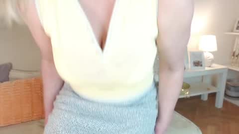 lara_fisher online show from 12-08-24, 01:25