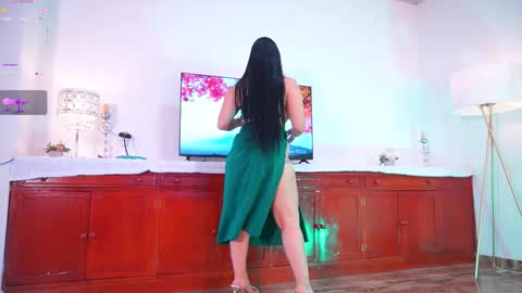 Hello Guys I am Lara Giraldo  WELCOME To my room online show from 10-17-25, 12:01