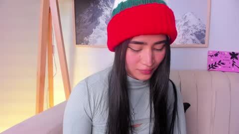 Snapshot of lara_madisson chatting on 12-13-24, 04:43 Lara Madisson online show from 12-13-24, 04:43