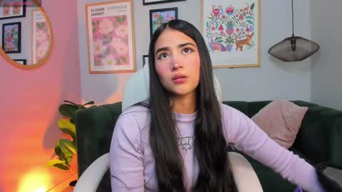 Snapshot of lara_madisson chatting on 12-19-24, 11:14 Lara Madisson online show from 12-19-24, 11:14