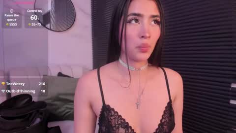Snapshot of lara_madisson chatting on 01-22-25, 10:40 Lara Madisson online show from 01-22-25, 10:40