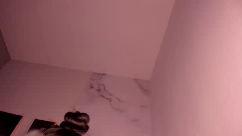 Snapshot of lara_madisson chatting on 09-19-25, 05:42 Lara Madisson online show from 09-19-25, 05:42