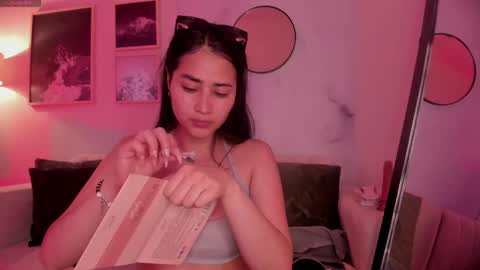Snapshot of lara_madisson chatting on 09-30-25, 05:34 Lara Madisson online show from 09-30-25, 05:34