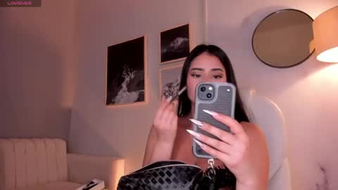 Snapshot of lara_madisson chatting on 06-04-26, 05:02 Lara Madisson online show from 06-04-26, 05:02