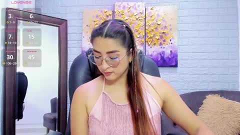      700  200   online show from 11-19-25, 07:36