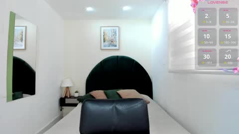      700  200   online show from 04-28-26, 04:45