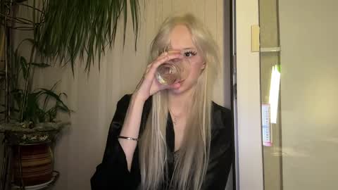 Snapshot of laraineprada chatting on 05-22-26, 11:54 Stella online show from 05-22-26, 11:54