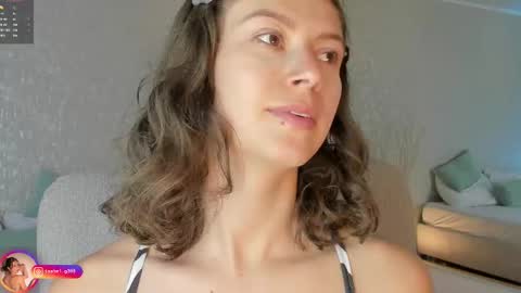 Lara  online show from 10-27-25, 01:37