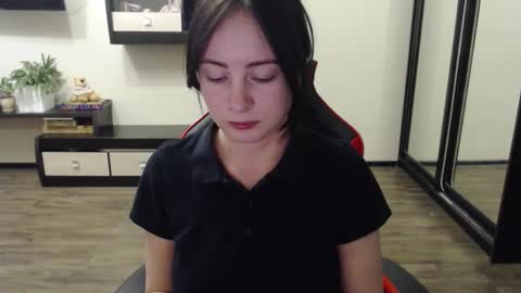 Laralianna online show from 10-08-25, 02:25