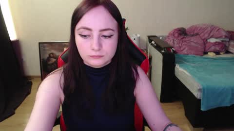 Snapshot of laralianna chatting on 04-14-26, 01:50 Laralianna online show from 04-14-26, 01:50