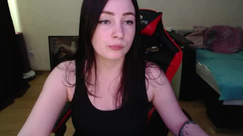 Snapshot of laralianna chatting on 04-17-26, 10:29 Laralianna online show from 04-17-26, 10:29