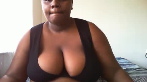 laralovex online show from 12-15-24, 11:12