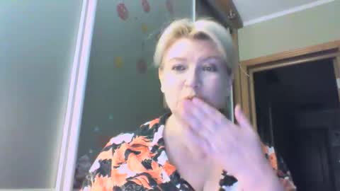 laramrs online show from 09-29-25, 04:12