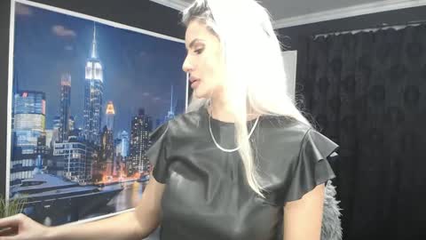 laras_moans online show from 12-28-24, 08:37