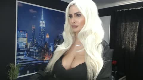 laras_moans online show from 01-11-25, 11:12