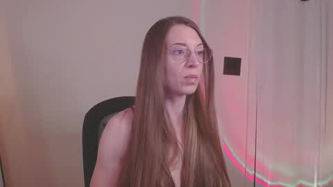 Snapshot of larawintersxxx chatting on 05-25-26, 09:10 larawintersxxx online show from 05-25-26, 09:10
