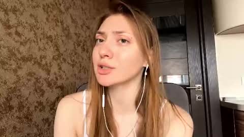 Snapshot of lareebuggie chatting on 06-22-26, 05:04 Eva online show from 06-22-26, 05:04