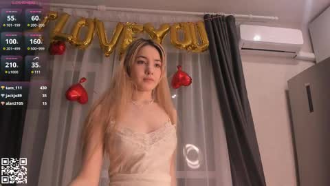 Snapshot of large_ocean chatting on 02-18-25, 08:14 Rose online show from 02-18-25, 08:14