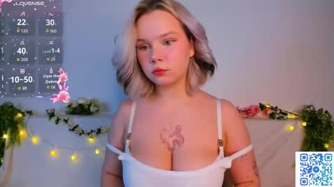 Snapshot of large_ocean chatting on 11-07-25, 10:43 Rose online show from 11-07-25, 10:43