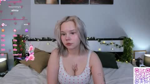 Snapshot of large_ocean chatting on 12-17-25, 02:23 Rose online show from 12-17-25, 02:23