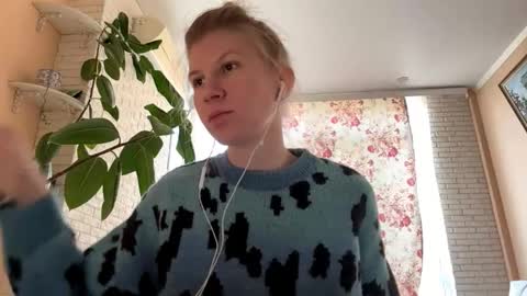 Eva online show from 10-21-25, 01:01