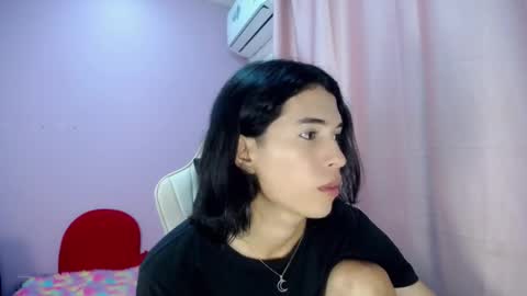 Snapshot of larry_craft chatting on 03-04-26, 08:26 larry online show from 03-04-26, 08:26