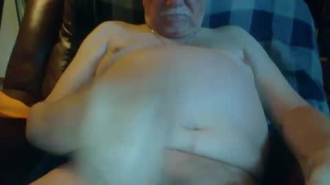 Snapshot of larryw01 chatting on 09-11-25, 03:01 larryw01 online show from 09-11-25, 03:01