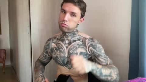 Snapshot of larsskeet chatting on 07-06-26, 06:32 larsskeet online show from 07-06-26, 06:32